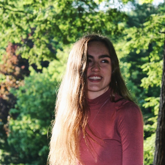 Meet your Posher, Ingrid - Picture 1 of 1